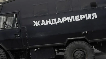 Петима полицаи пострадаха при сблъсъци с роми в Мъглиж