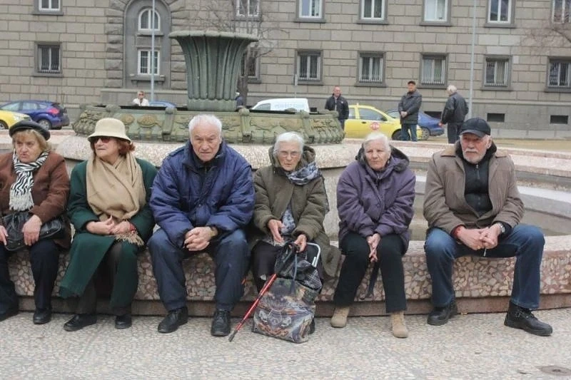 С повече от 50 хил. души се е стопило населението ни за година