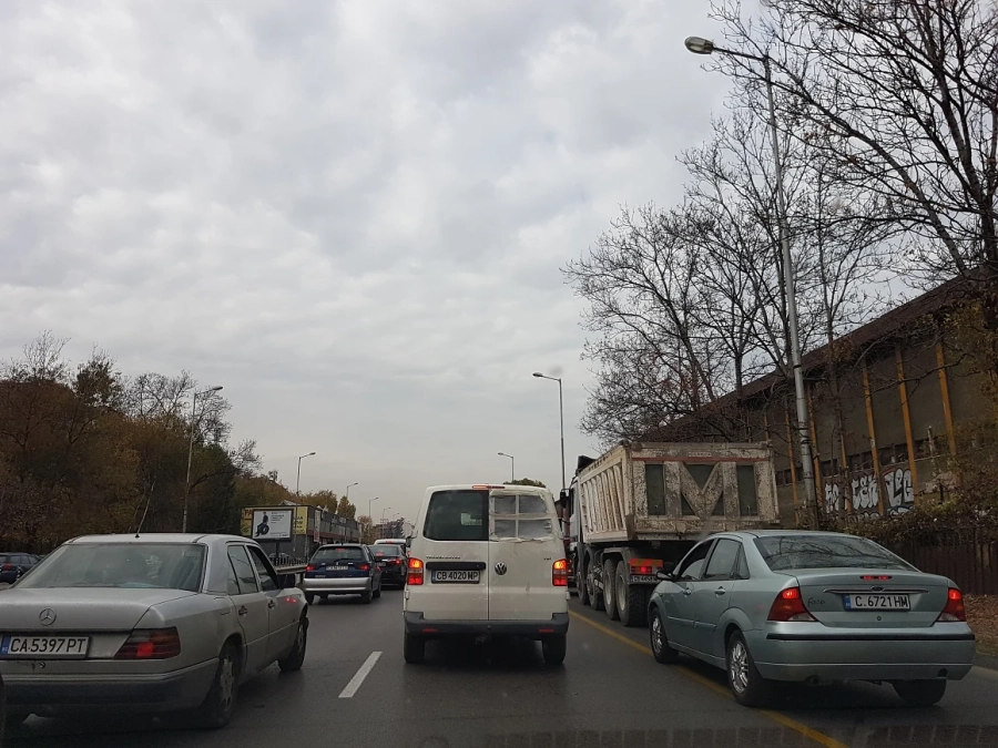 Внимание! Огромно задръстване около Сточна гара 