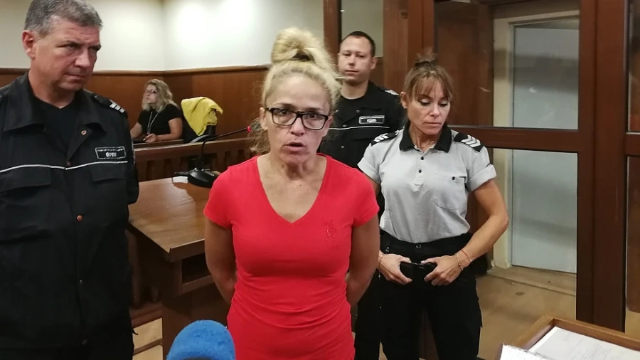 Съдът решава дали да бъде пусната Иванчева под домашен арест 