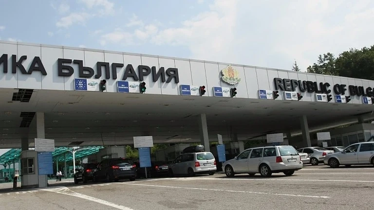 Интензивен трафик по границите на страната