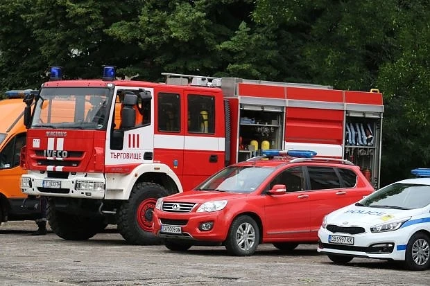 Дете, оставено само, запали пожар в апартамент в Търговище