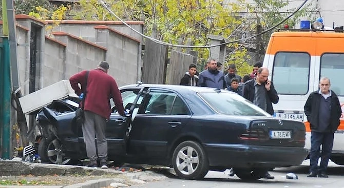 18-годишният, който помете две жени в Карнобат, возил и дете в колата си    