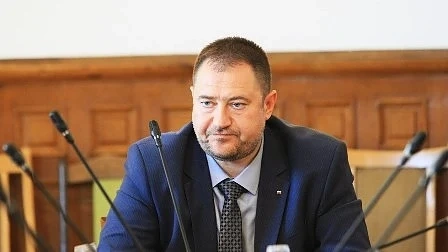 Освободиха шефа на Агенцията за българите в чужбина Петър Харалампиев