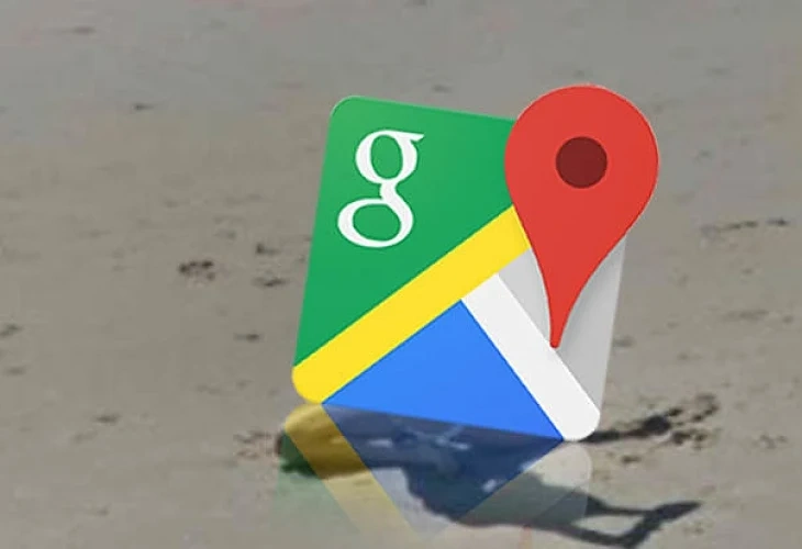 Google Maps засне секси мадама на плажа (снимки)