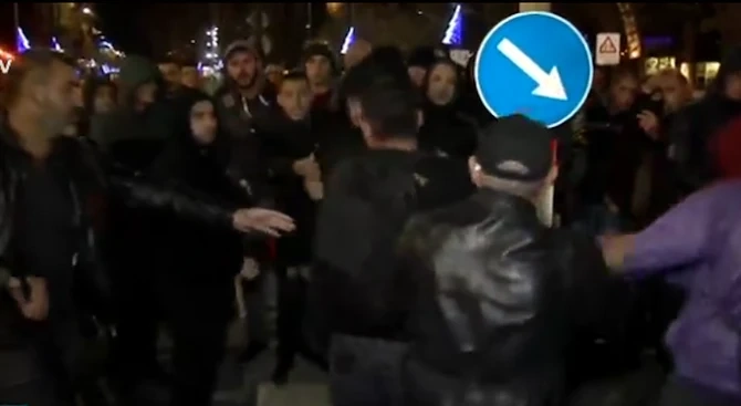 Напрежението на протестите във Варна ескалира
