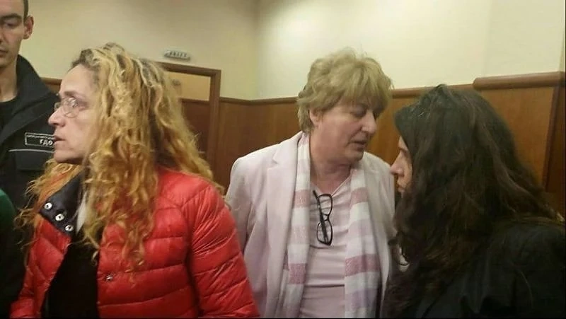 Спецсъдът забрани на Иванчева и заместничката ѝ Петрова да напускат страната 