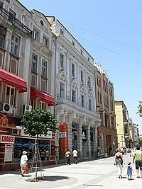 В Пловдив главната я превръщат в копие на Берлинската стена   