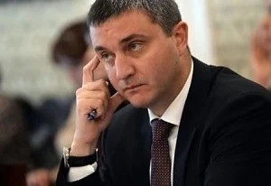 Започва проверка на жилището на министър Горанов