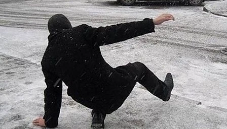 Внимавайте! Над 720 души с травми заради леда са минали през „Пирогов“
