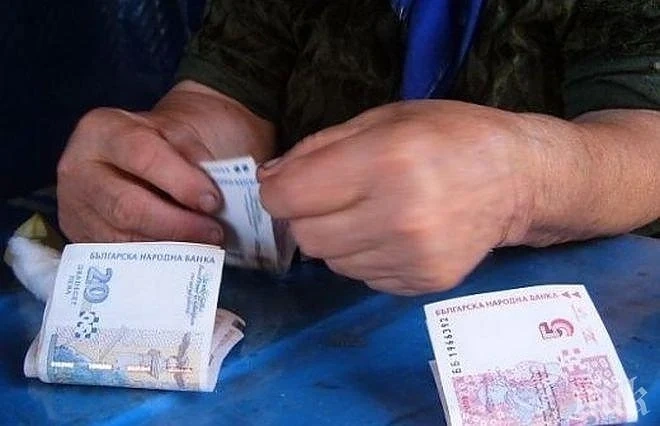 От 7 декември изплащат пенсиите и коледните надбавки 