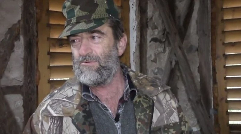 Похвално: Мъж поддържа от години часовника в село в Родопите