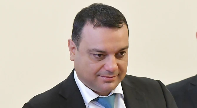 Парламентът ще гласува оставката на Ивайло Московски