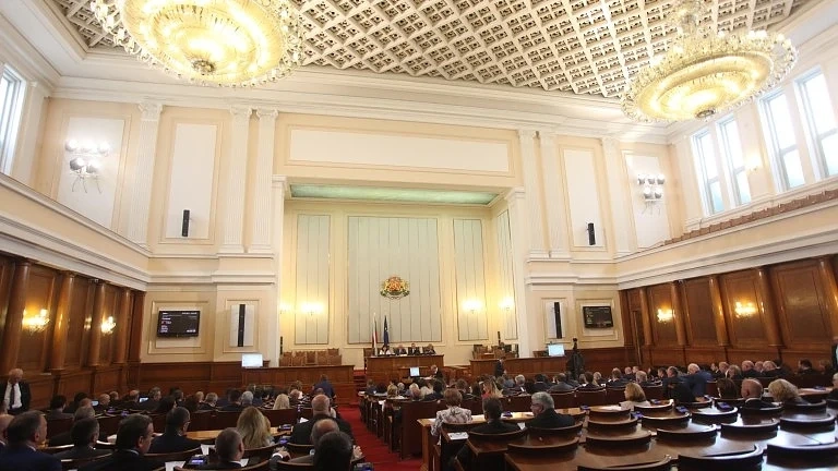  Парламентът пусна СЕТА