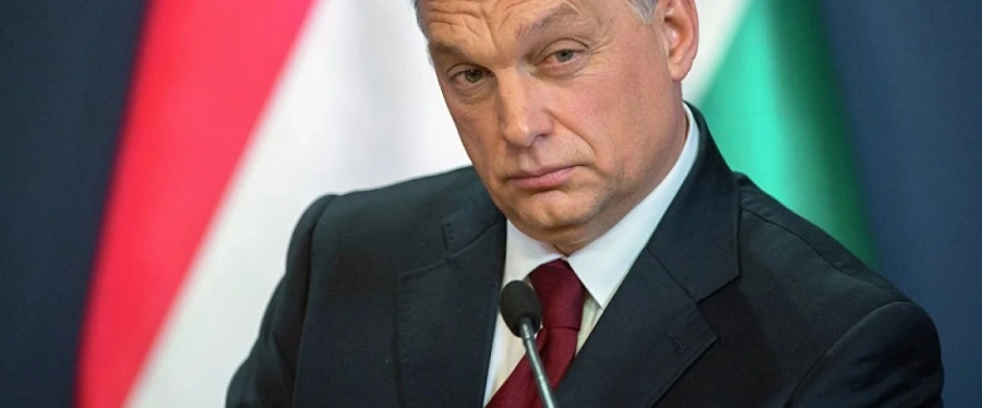 Орбан слага ръка върху над 500 медии