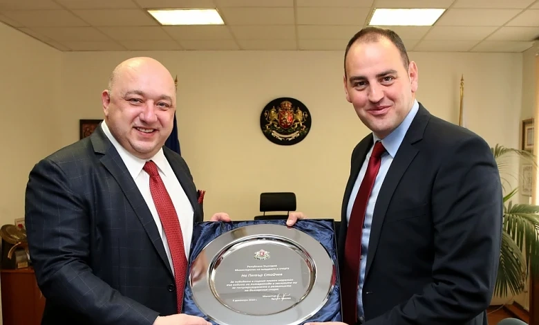 Министър Кралев награди Петър Стойчев