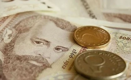 Работим за сметките и най-необходимото