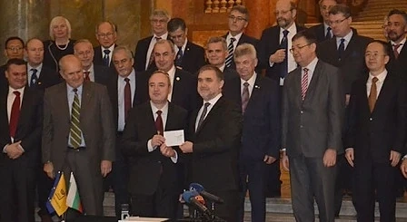 В Софийския университет бе валидирана пощенска марка за 130-годишнината на висшето училище (СНИМКИ)