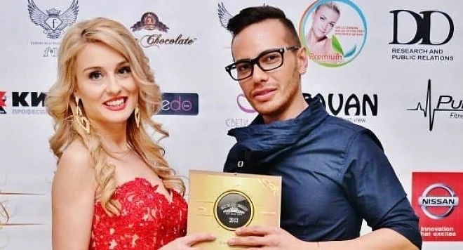 Дизайнерът Александър Върбанов декорира хотел Каза Карина в Банско