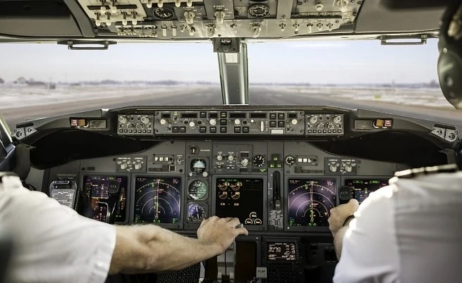  Самолет с Каракачанов на борда се приземи аварийно във Виена