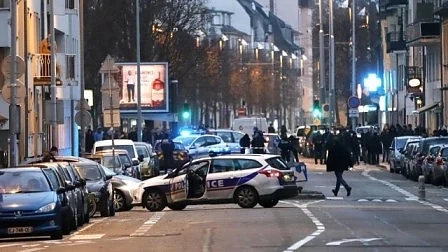 Трима вече са загиналите след нападението в Стасбург. Продължава издирването на Шекат