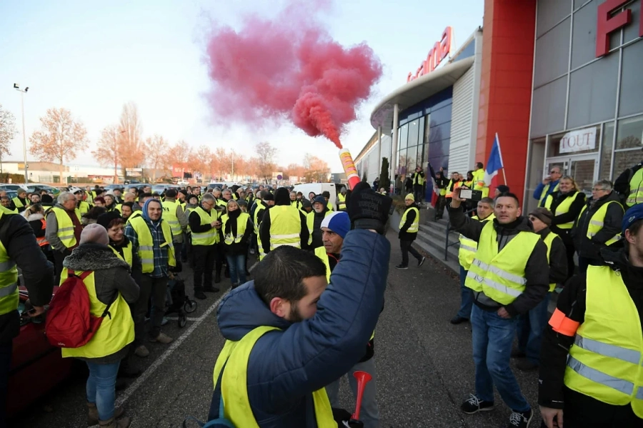 Осма жертва на протестите във Франция