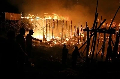 Стотици къщи изгоряха при пожар в Бразилия