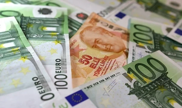 Вижте какви пенсии и заплати взимат на Балканите