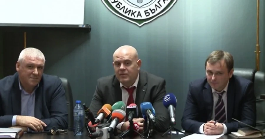 Разбиха банда за данъчни престъпления в особено големи размери 