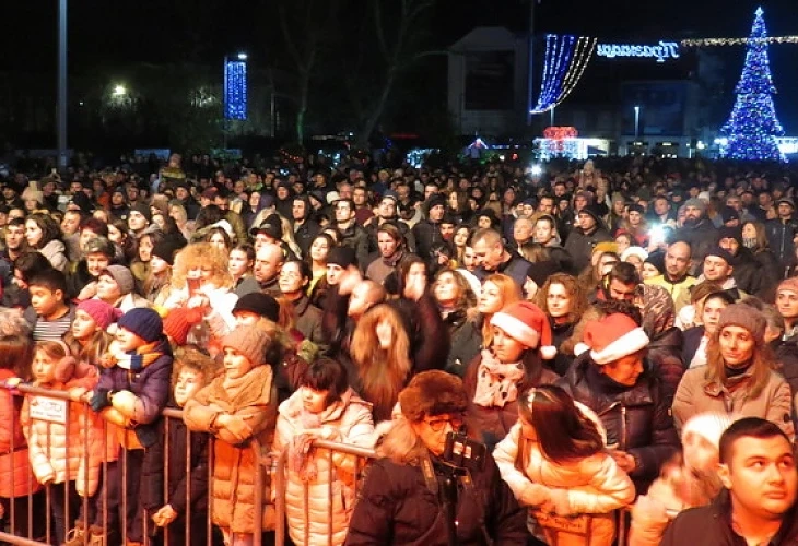 Бургас посрещна новата 2019      