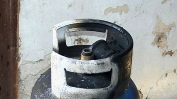 Двама пострадаха при взрив на газова бутилка