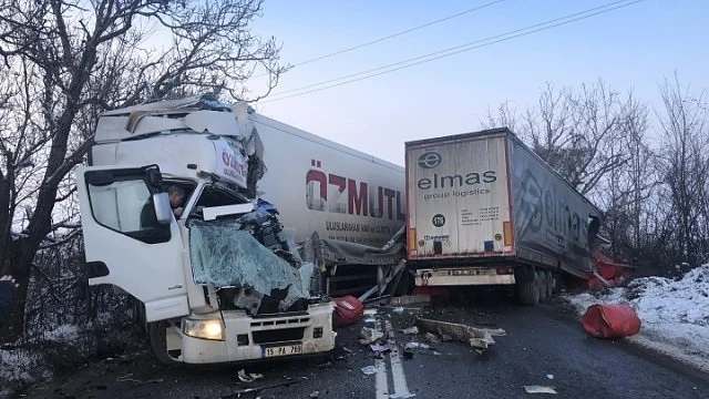 Два тира се помляха на пътя Русе – Бяла
