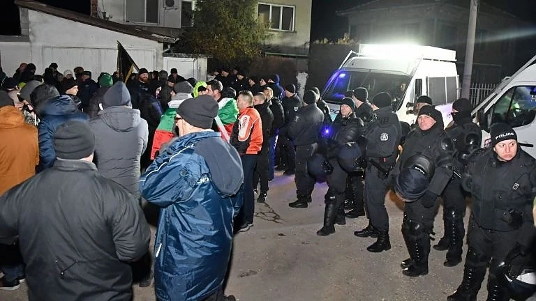 Военни излизат на протест във Войводиново   