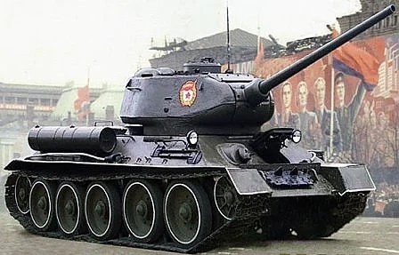 Русия купува танкове Т-34, за да ги съхрани за историята