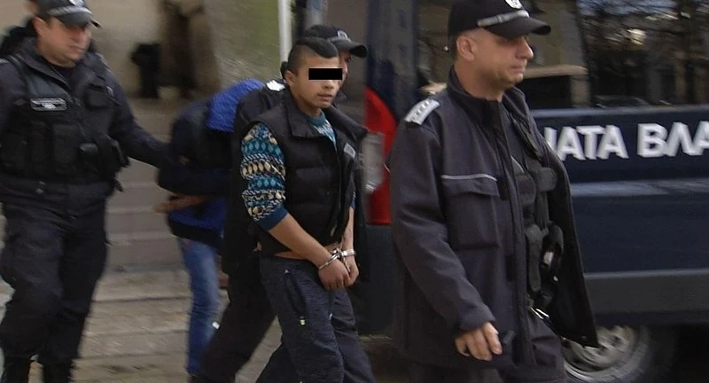 19 години за ромите, изнасилили и убили баба в Провадия
