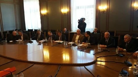 Скандал в Комисията по отбрана
