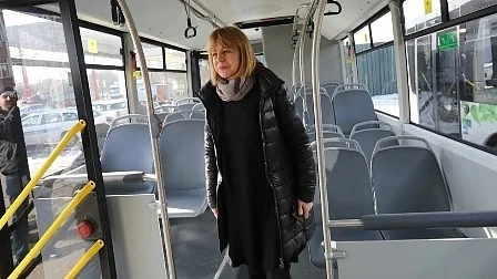 Фандъкова провери готовността за пускане на новите автобуси (СНИМКА)