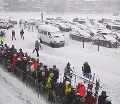 Опашки на Банско заради Тома Белев (СНИМКИ + ВИДЕО)