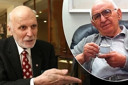 Бившият посланик в Токио Тодор Дичев: Императорът наричаше Живков братовчед