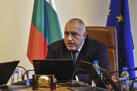 Г-н Борисов, около вас само румени и зелени ли има!? Едните правят глупости, другите – лапат 