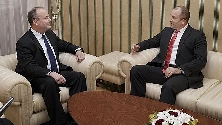 Президентът Румен Радев разговаря с посланика на САЩ