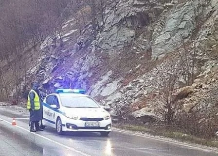 Два тира катастрофираха в прохода Хаинбоаз