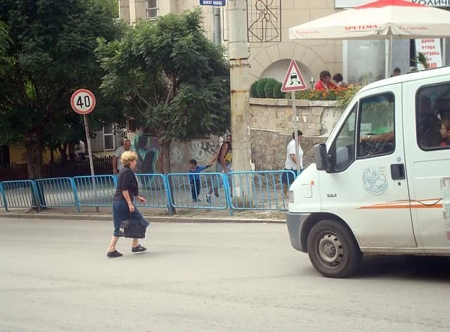 Пътна полиция ще глобява пешеходците нарушители     