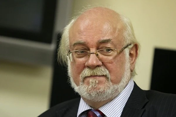Константин Тренчев: Правим се на американци без парите на американците