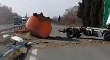 Затворен е участък от АМ \