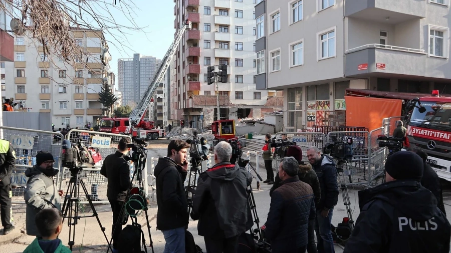Събарят 8 блока в Истанбул