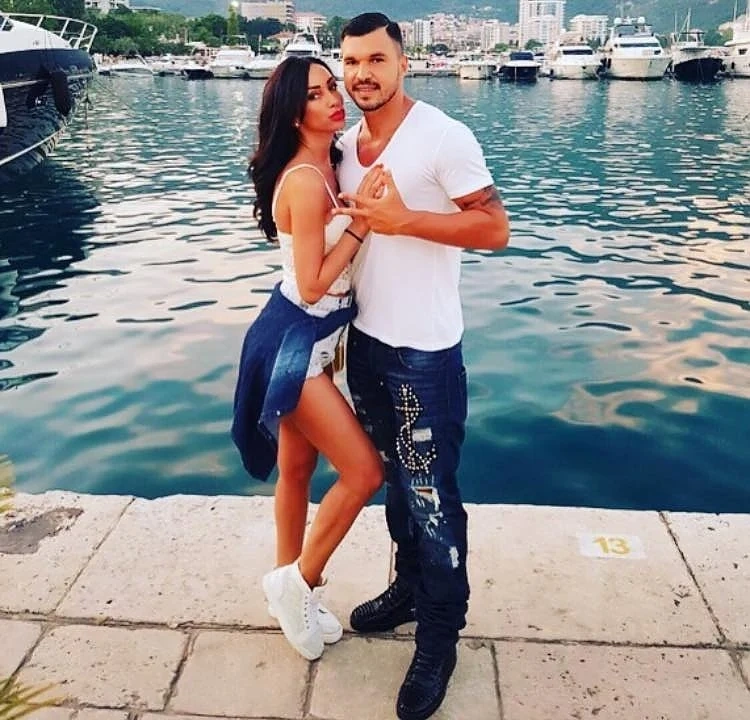 Хакери изнудват гаджето на Божинов