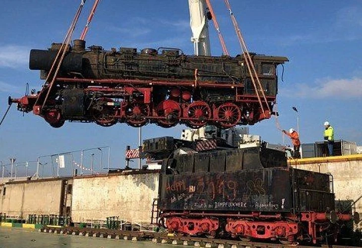 Исторически локомотив пътува към България 