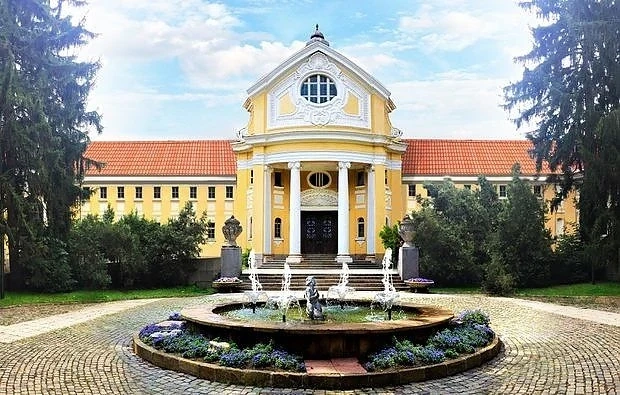 Царската баня в Банкя отваря врати  