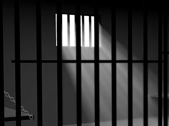 Сериен убиец на над 90 души рисува жертвите си в затвора 